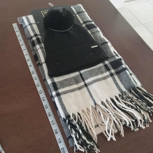 Steve Madden Pom Beanie and Scarf Set - Picture 6 of 9